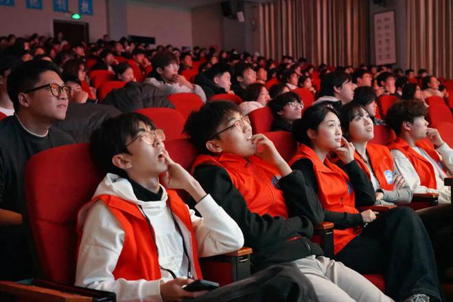 “王者”当自强！2024高新区大学生电竞大赛突围赛八强出炉(图2)