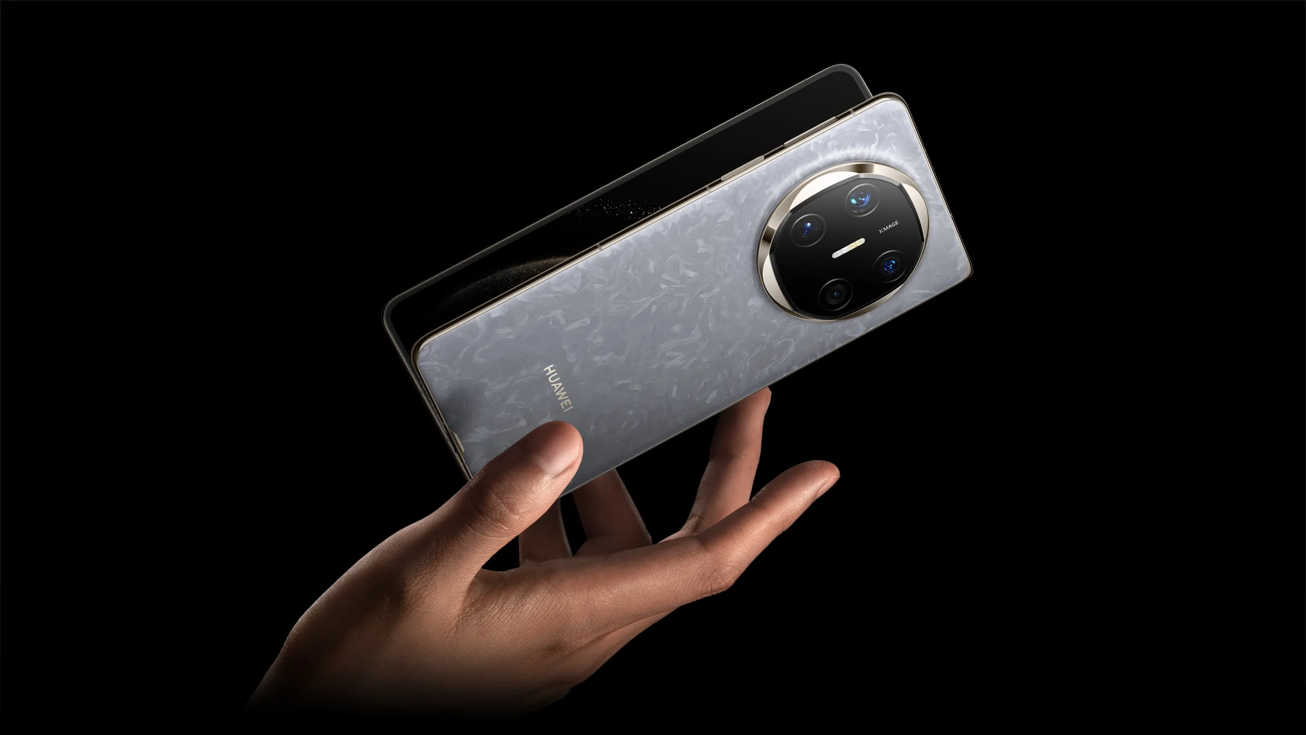 从电竞到三防再到折叠2024年细分手机彻底杀疯了！(图3)