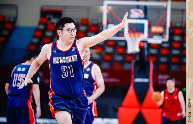 进化者穆旸：从互联网到AI时代寻找体育的新活法(图2)