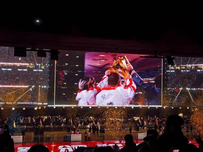 KPL年度决赛“鸟巢”首秀62万现场观众打破吉尼斯纪录