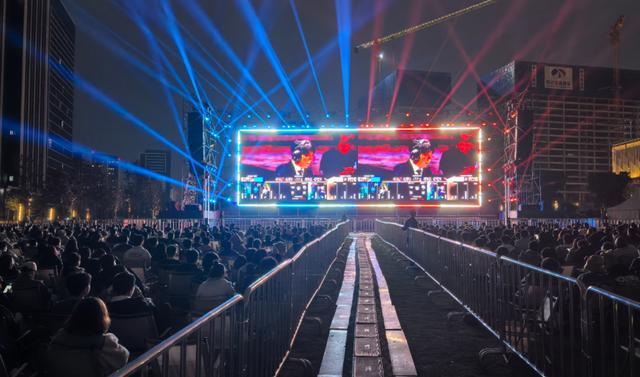 不止于观演观赛成都用“烟火气”烹出“电竞+”盛宴丨新消费观察(图2)