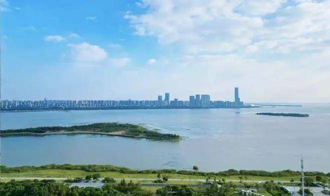 太泽之星藏湖售楼处│太泽之星(营销中心)-2025销售中心(售楼处)-楼盘欢迎您-价格户型地址环境配套交房时间电话(图12)