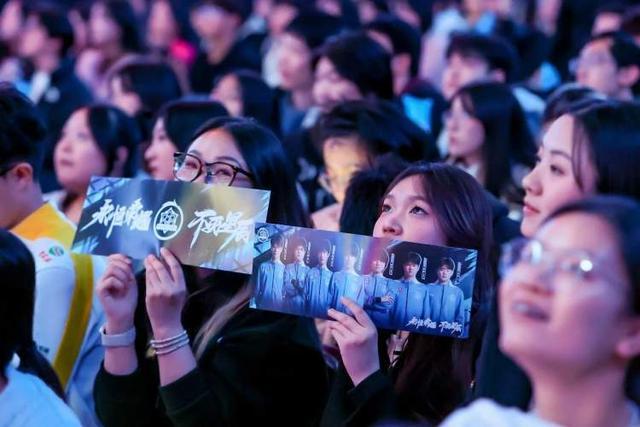 亚运项目首亮相！2025上海电竞大师赛12月3日开赛数字共生市集联动消费新场景(图2)